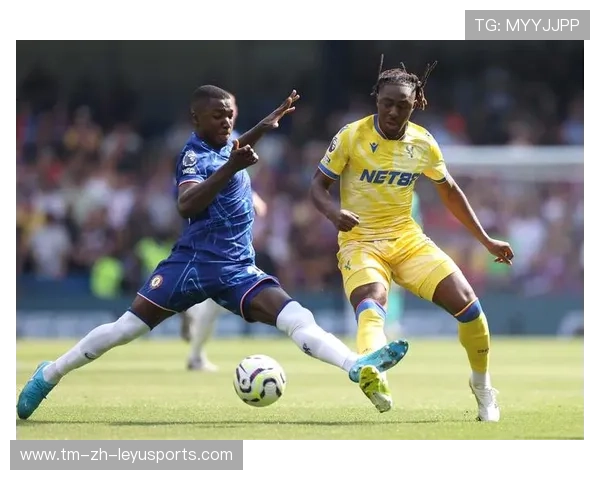 水晶宫外围直接打门，埃泽侧身抽射精妙绝伦：一场足球艺术的完美展示
