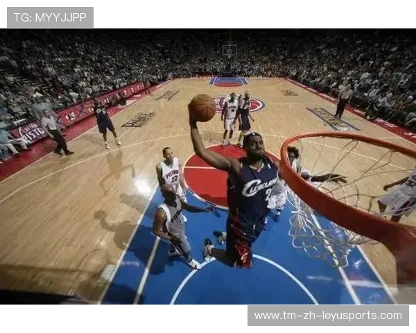 赛场“秀技”盛宴：传球、扣篮、突破的极致表现，球星扣篮视频